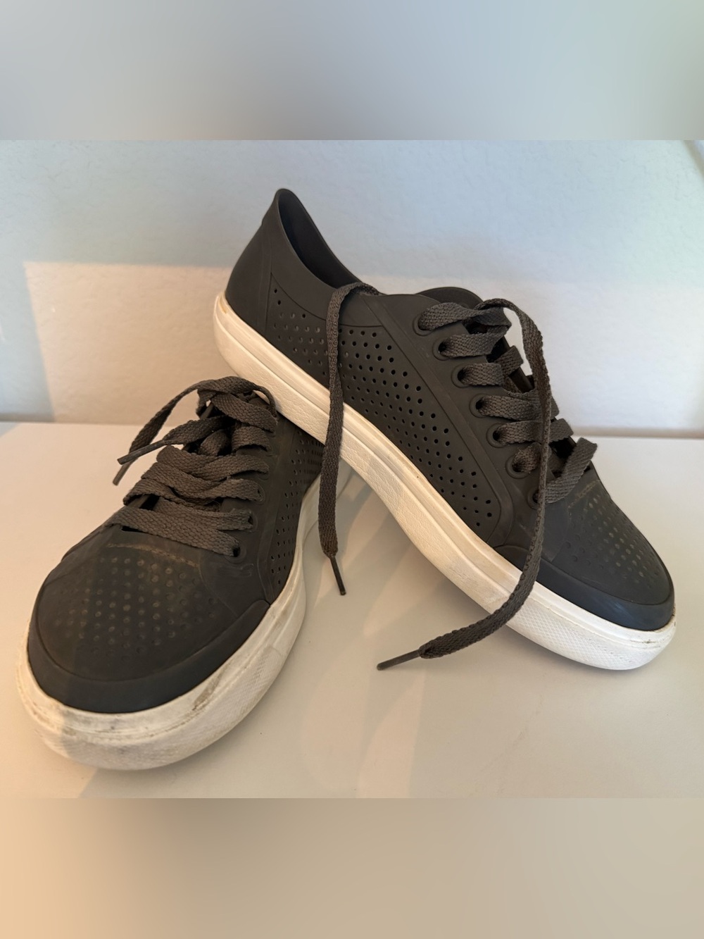 Crocs CitiLane Roka Court Grey Perforated Sneakers Men 6 Women 8